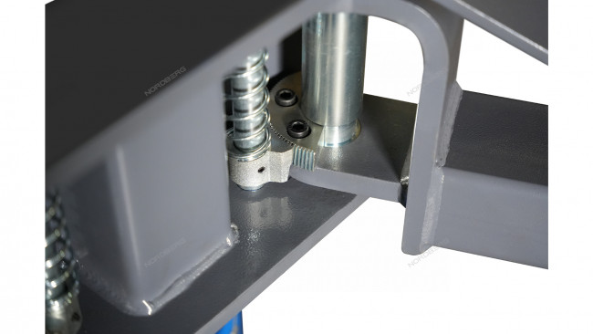 Подъемник двухстоечный 4 т, верхняя синхронизация, H=4 м, 380 В, синий NORDBERG N4120H1-4B_3+2_380