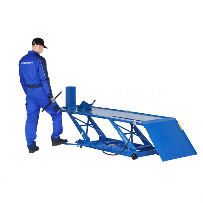 Подъемник для мотоциклов, 450 кг, с ножным и пневмоприводом NORDBERG N4M1